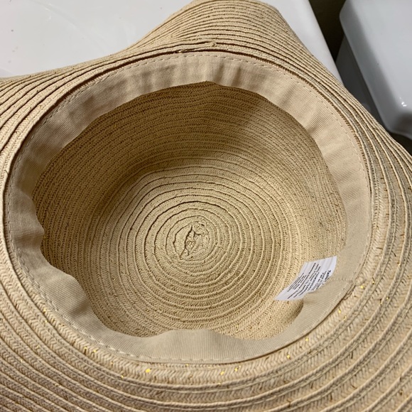 Hat - Picture 4 of 5